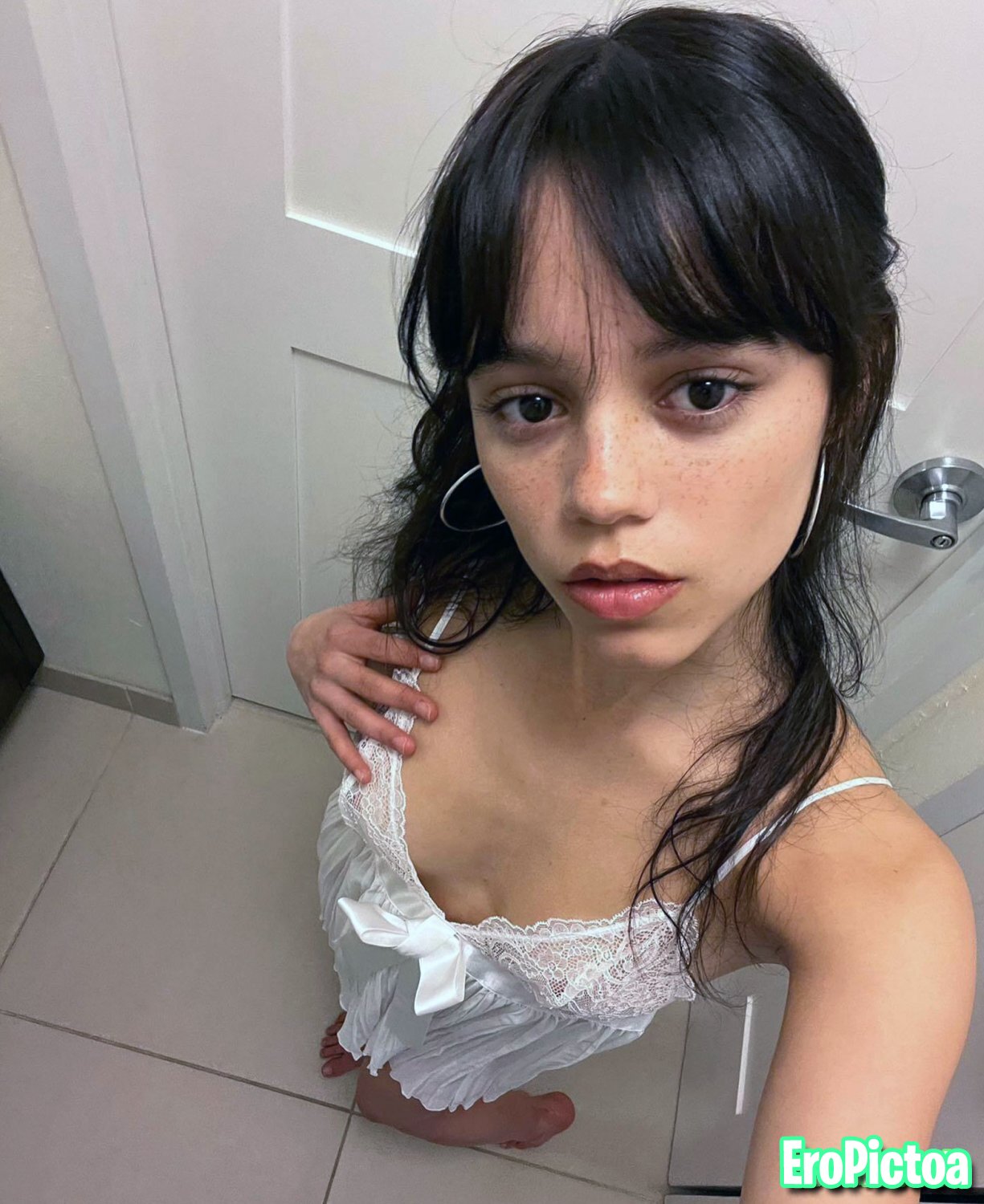 Jenna Ortega🇺🇸 photo featuring Legs - Part 25