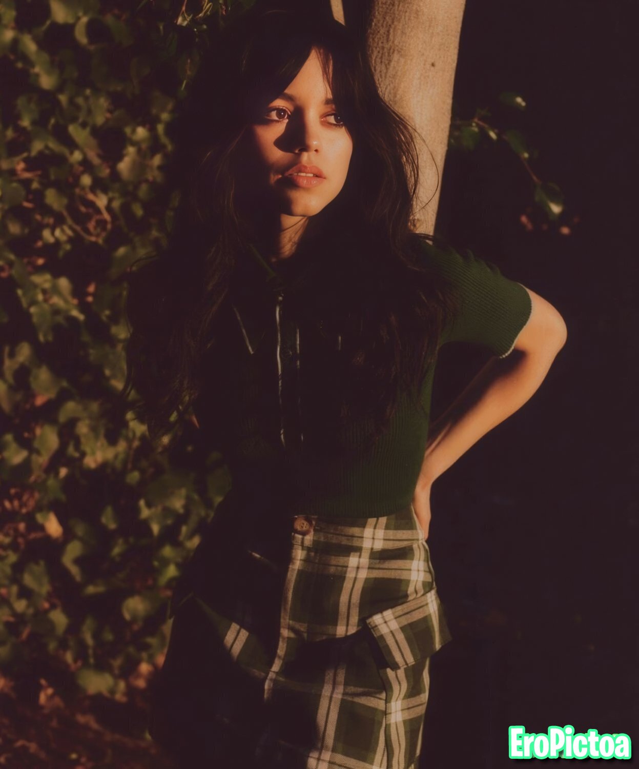 Jenna Ortega photo featuring brunette - Part 35