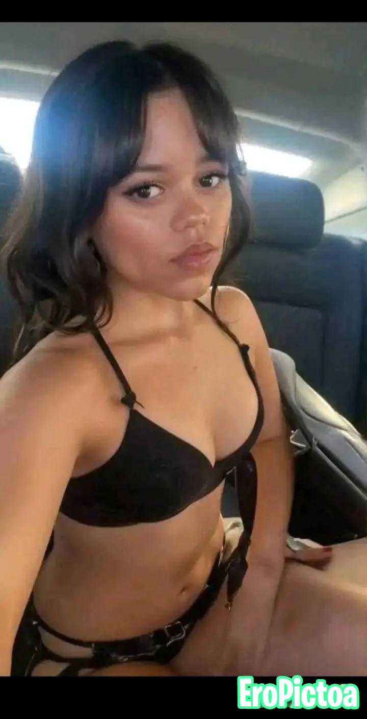 Jenna Ortega y Emma Myers photo featuring Emma Myers - Part 6