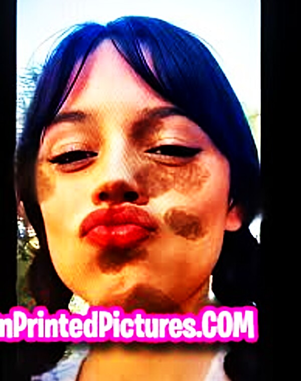 Thumbnail for Jenna ortega fakes smoking