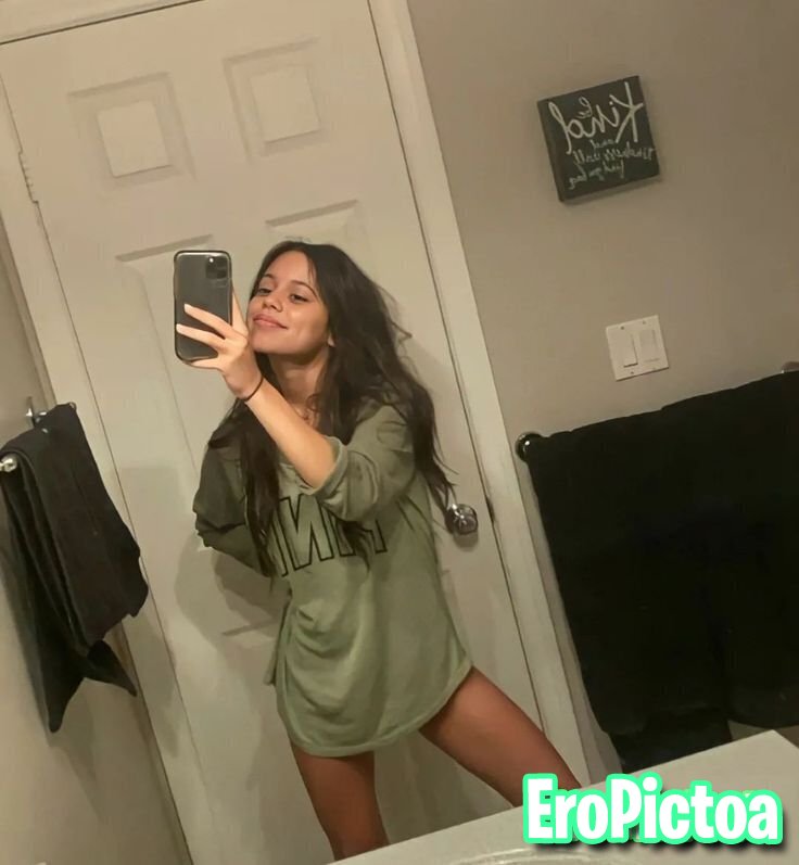 Jenna Ortega photo featuring celebrity