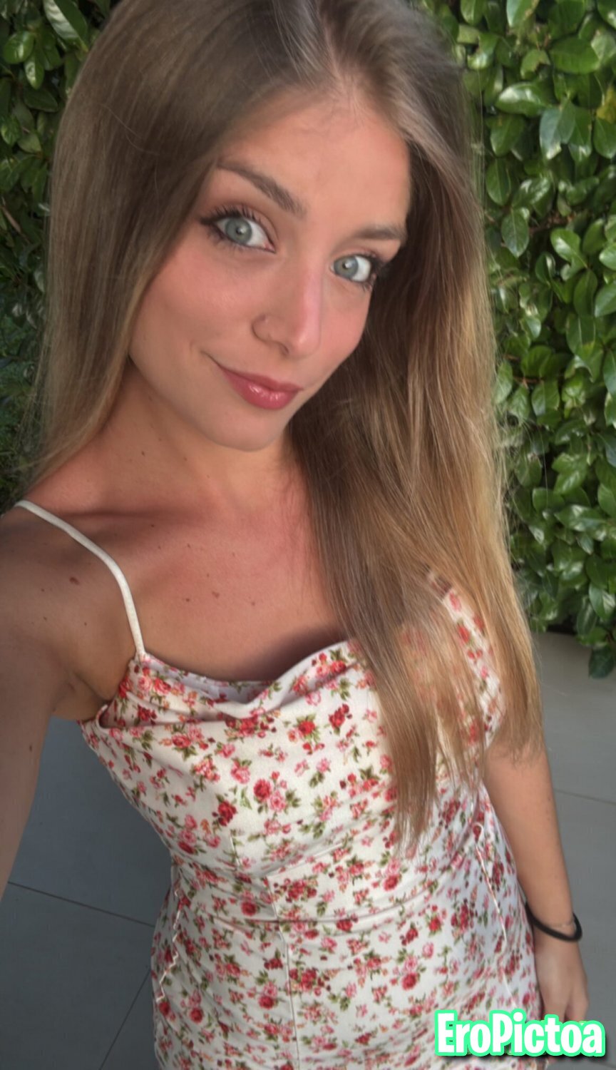 Hot lady photo
