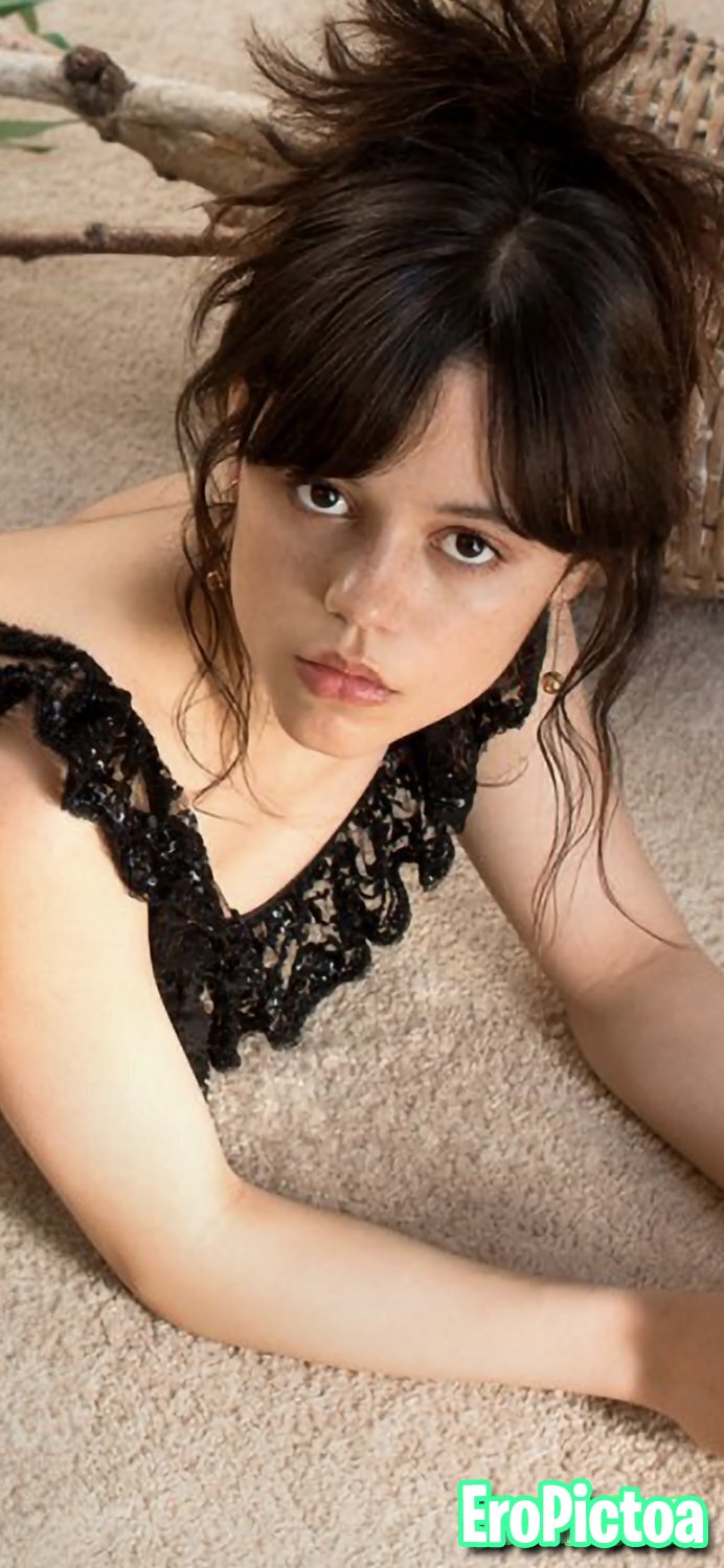 Jenna's chin gets me stroking photo featuring Celebrity - Part 4