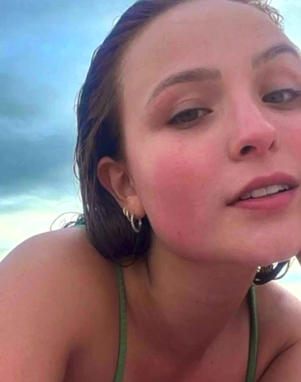 Thumbnail for LARISSA MANOELA CUM TRIBUTE/ PUNHETA GUIADA