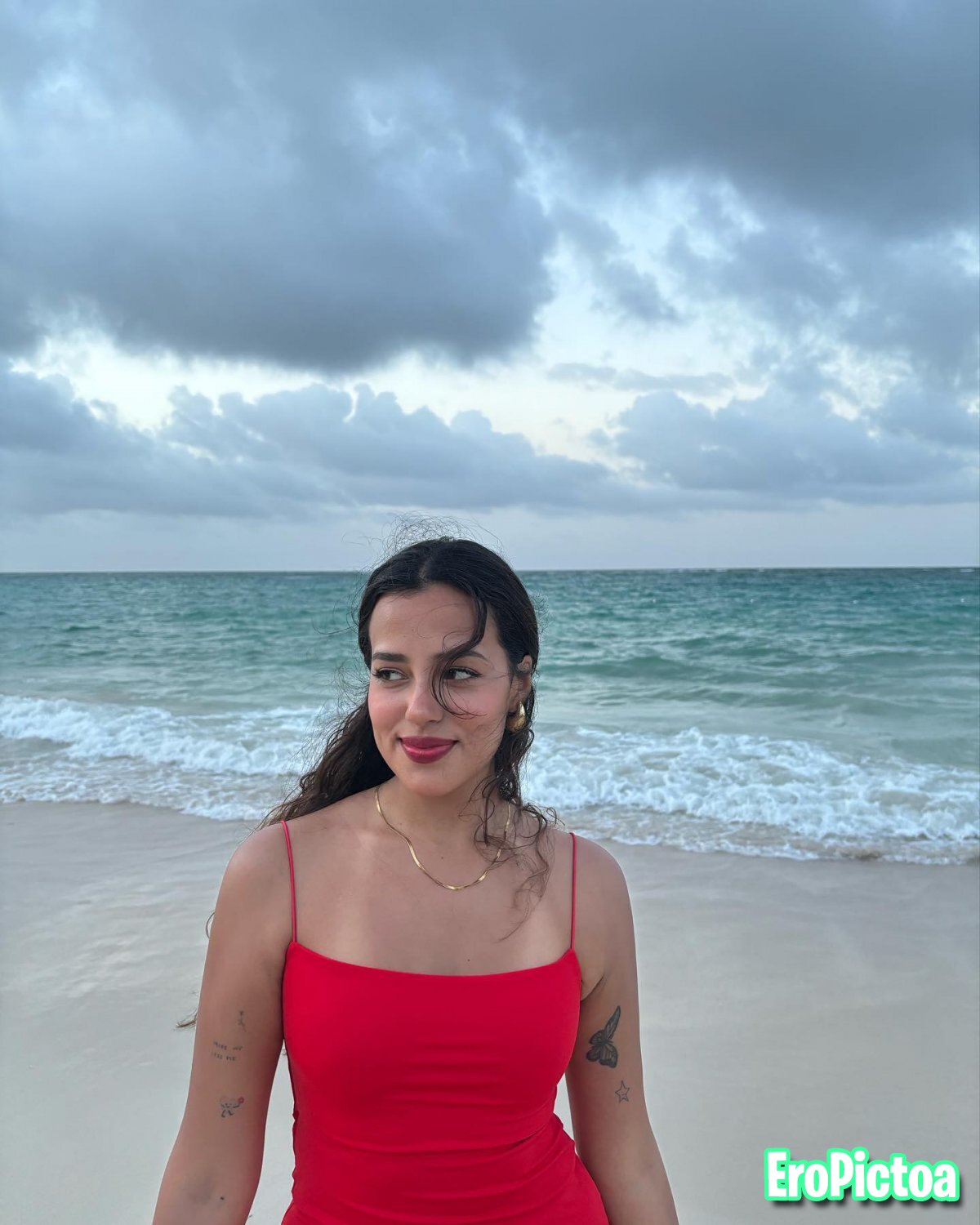 Camila Erika Montenegro Rubina wants to be your new semen dump, who gives the first tribute on her photo featuring hotwife - Part 63