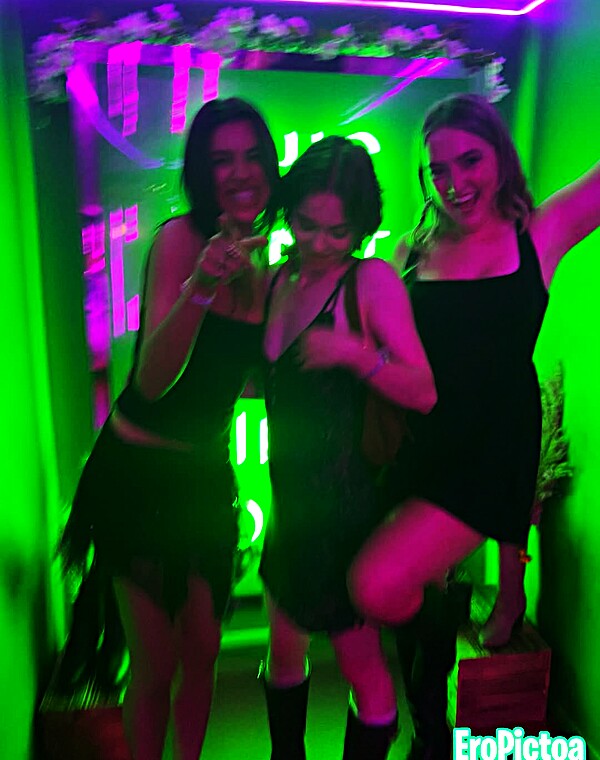 Thumbnail for Drunk slut Emma Myers at the calamity party