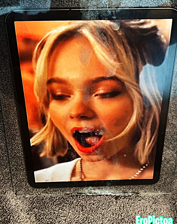 Thumbnail for love when cute mouths are open to receive my cum 💦 my cock exploded with this Emma myers cumtrib 🥵