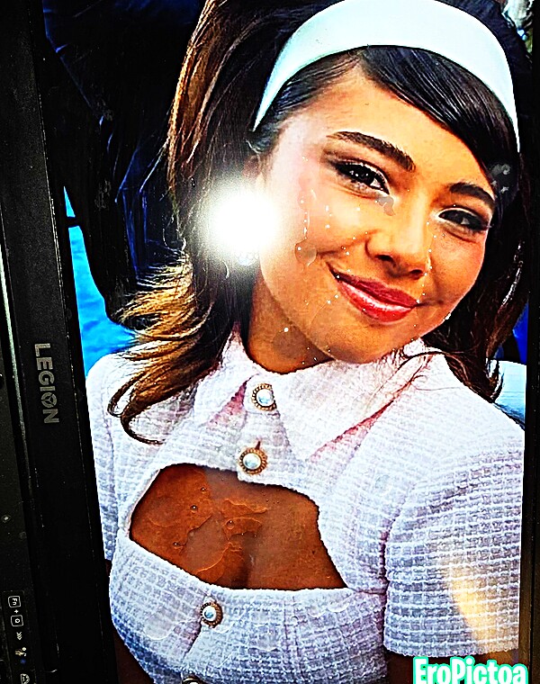 Thumbnail for Xochitl Gomez stroke & big cum tribute!