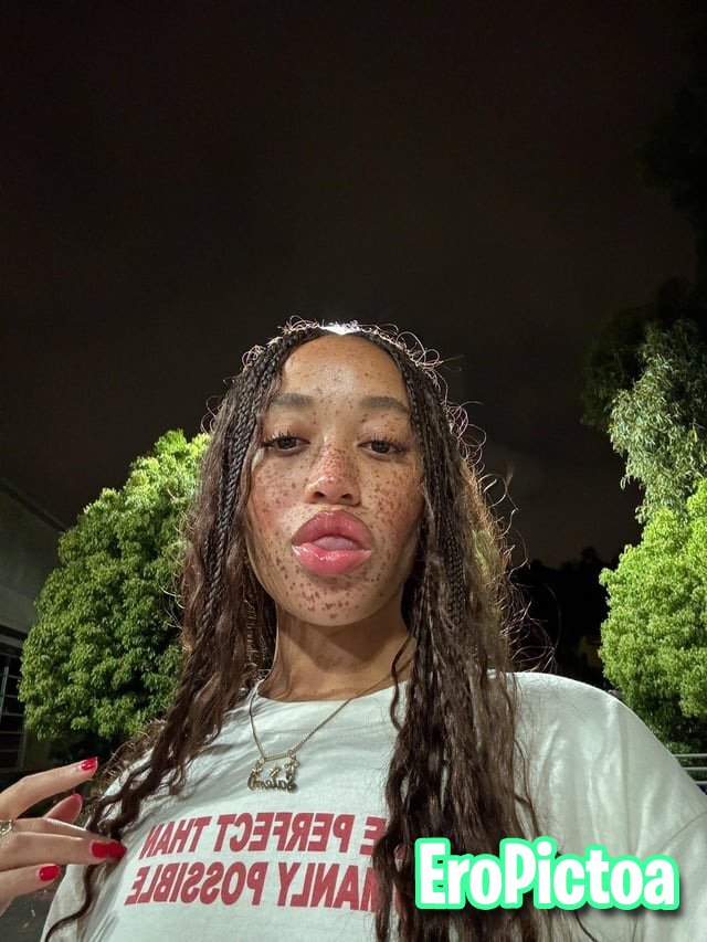 S@ļëm Mīțçħêļļ 💦 photo featuring Lightskin