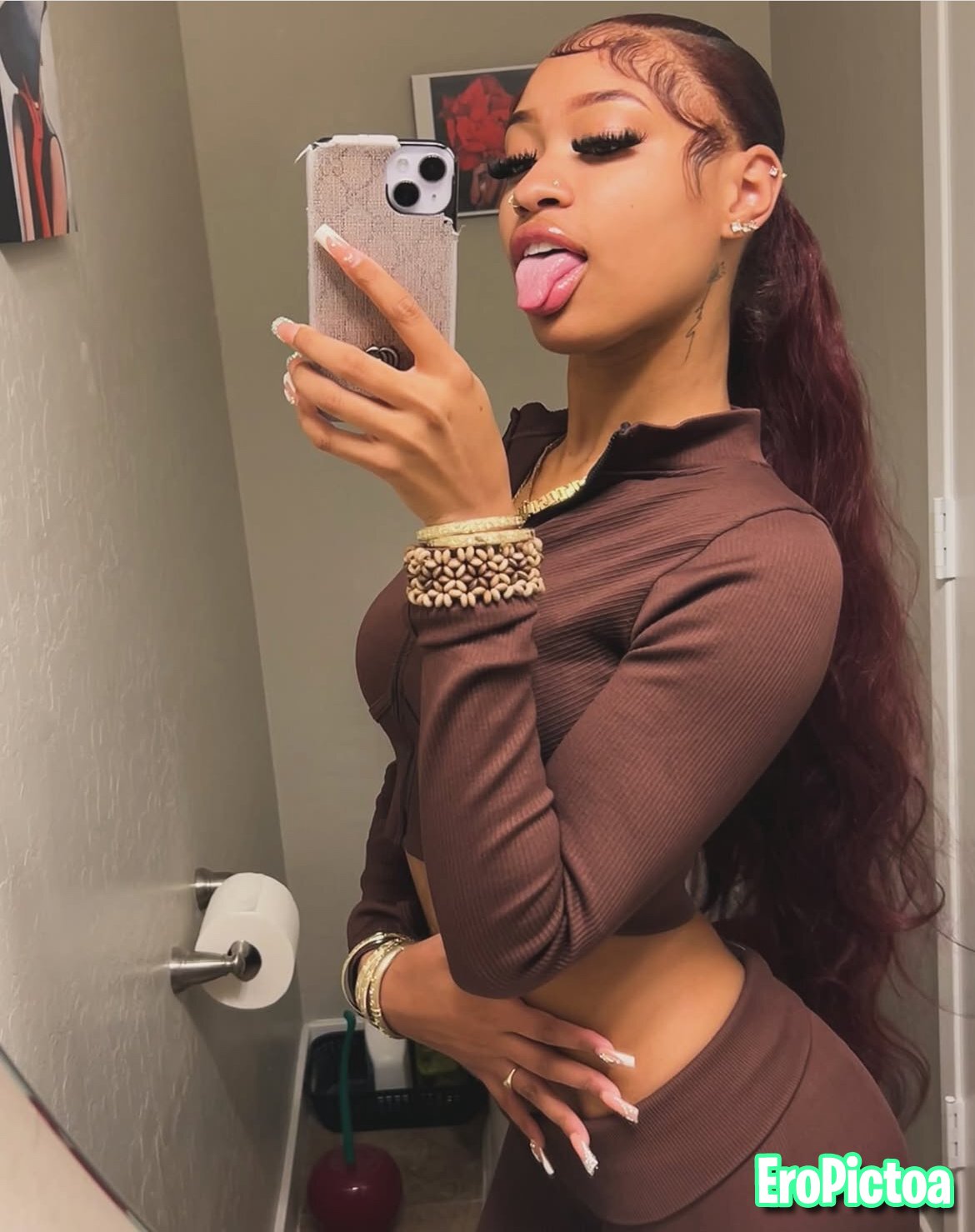 Numb Bae photo featuring lipgloss