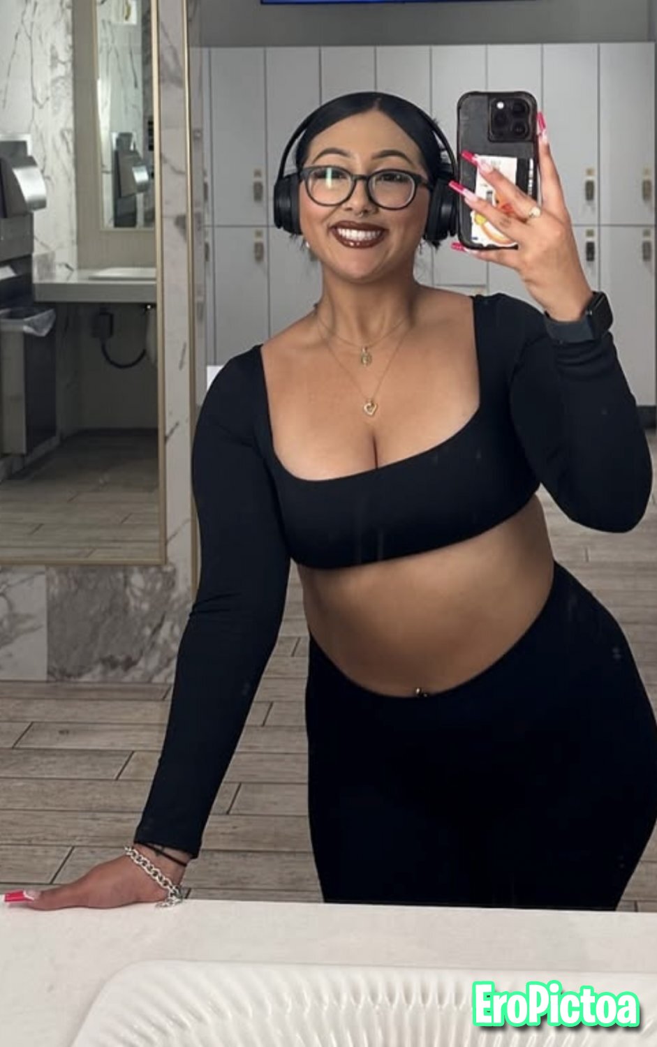 Thick fine latina luvs showin how phat her huge ass is. Tribute & cum all over this slut photo featuring cum - Part 12 Thick fine latina luvs showin how phat her huge ass is. Tribute & cum all over this slut photo featuring cum - Part 12