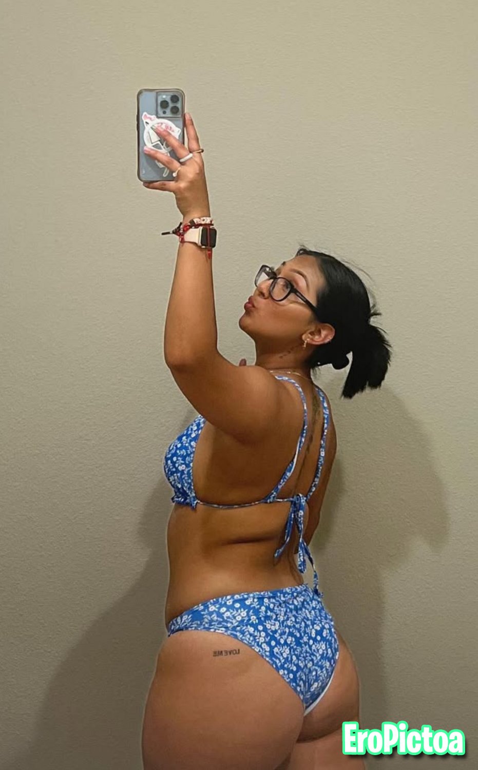 Thick fine latina luvs showin how phat her huge ass is. Tribute & cum all over this slut photo featuring gym - Part 21 Thick fine latina luvs showin how phat her huge ass is. Tribute & cum all over this slut photo featuring gym - Part 21