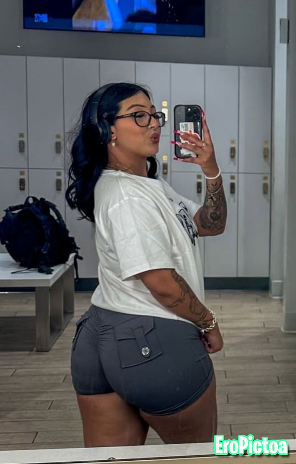 Thick fine latina luvs showin how phat her huge ass is. Tribute & cum all over this slut photo featuring gym - Part 28 Thick fine latina luvs showin how phat her huge ass is. Tribute & cum all over this slut photo featuring gym - Part 28