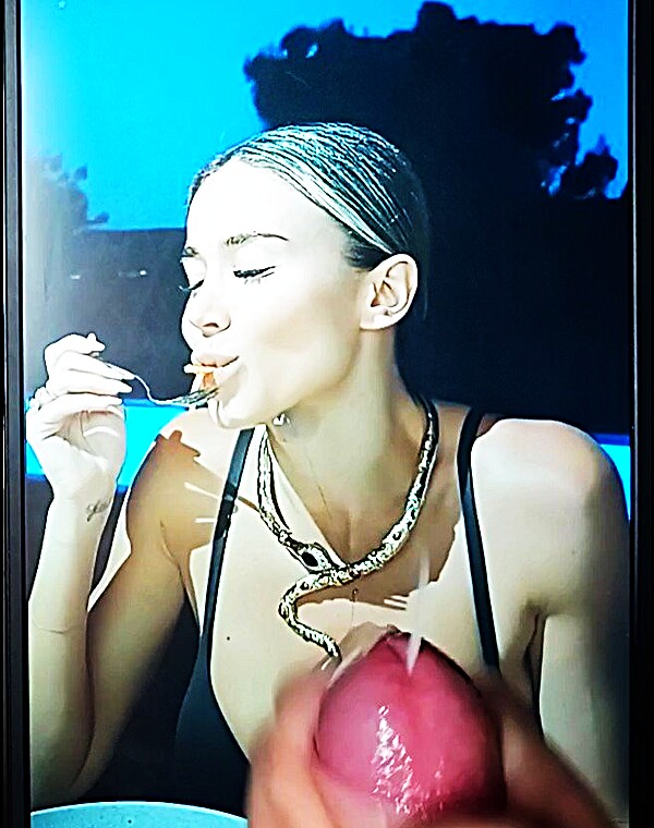Thumbnail for Super busty 🇮🇹 celeb Diletta Leotta tasting pasta in an ecstatic way 😋💦♌💧cum tribute #2