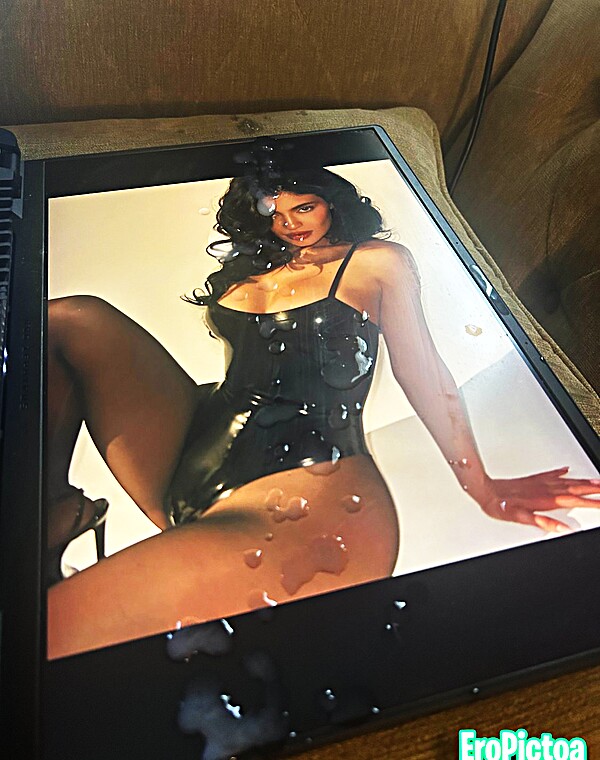 Thumbnail for Kylie Jenner Cum Tribute