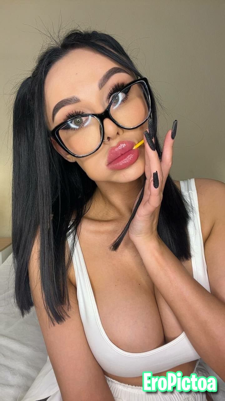 DSL Goon Fuel photo featuring lip fetish