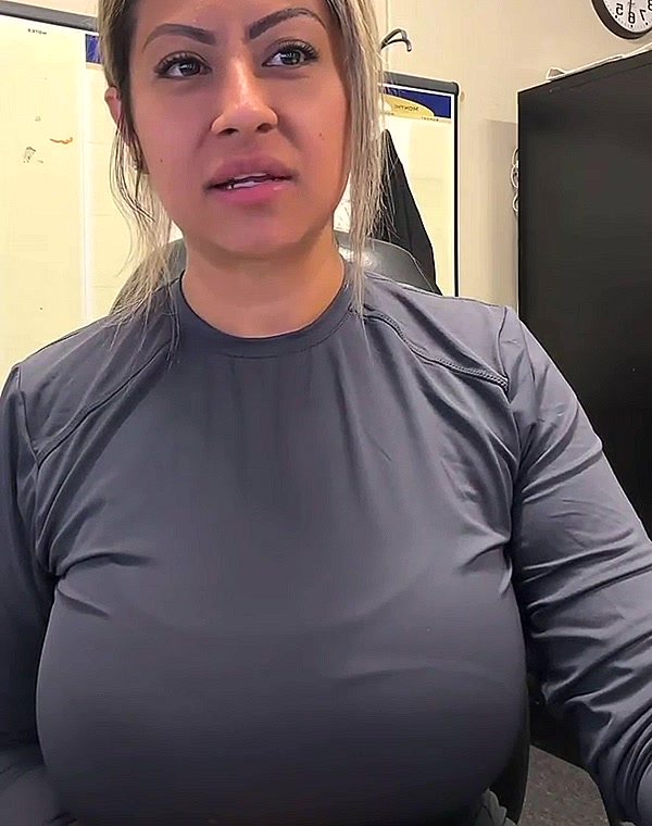 Thumbnail for Latina milf on TikTok live