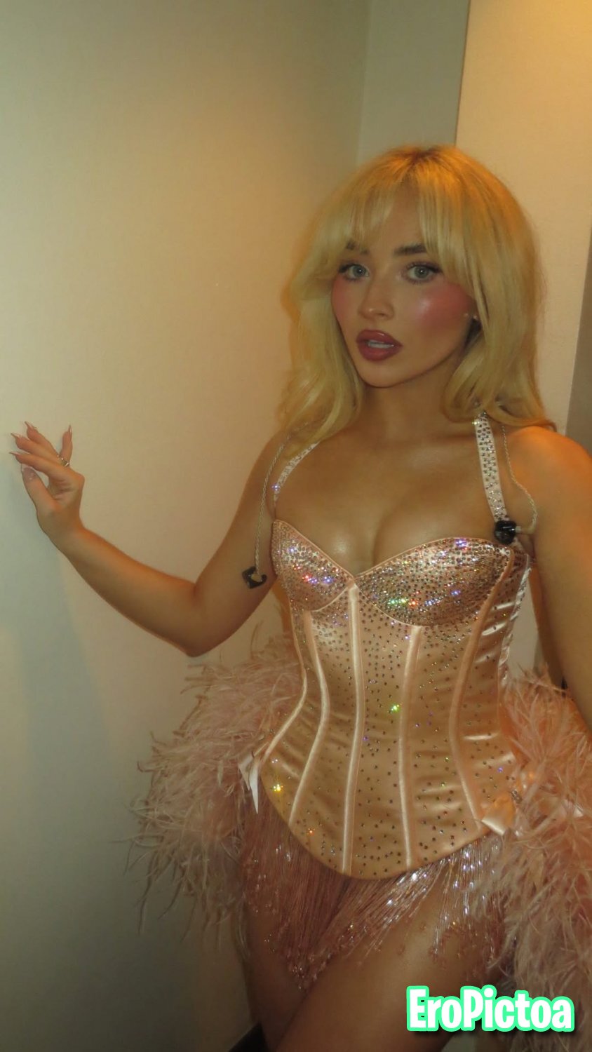 Thot Sabrina photo featuring Singer - Part 5