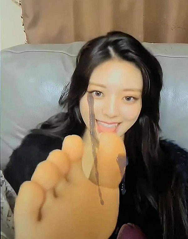 Thumbnail for Yuna feet cumtrib