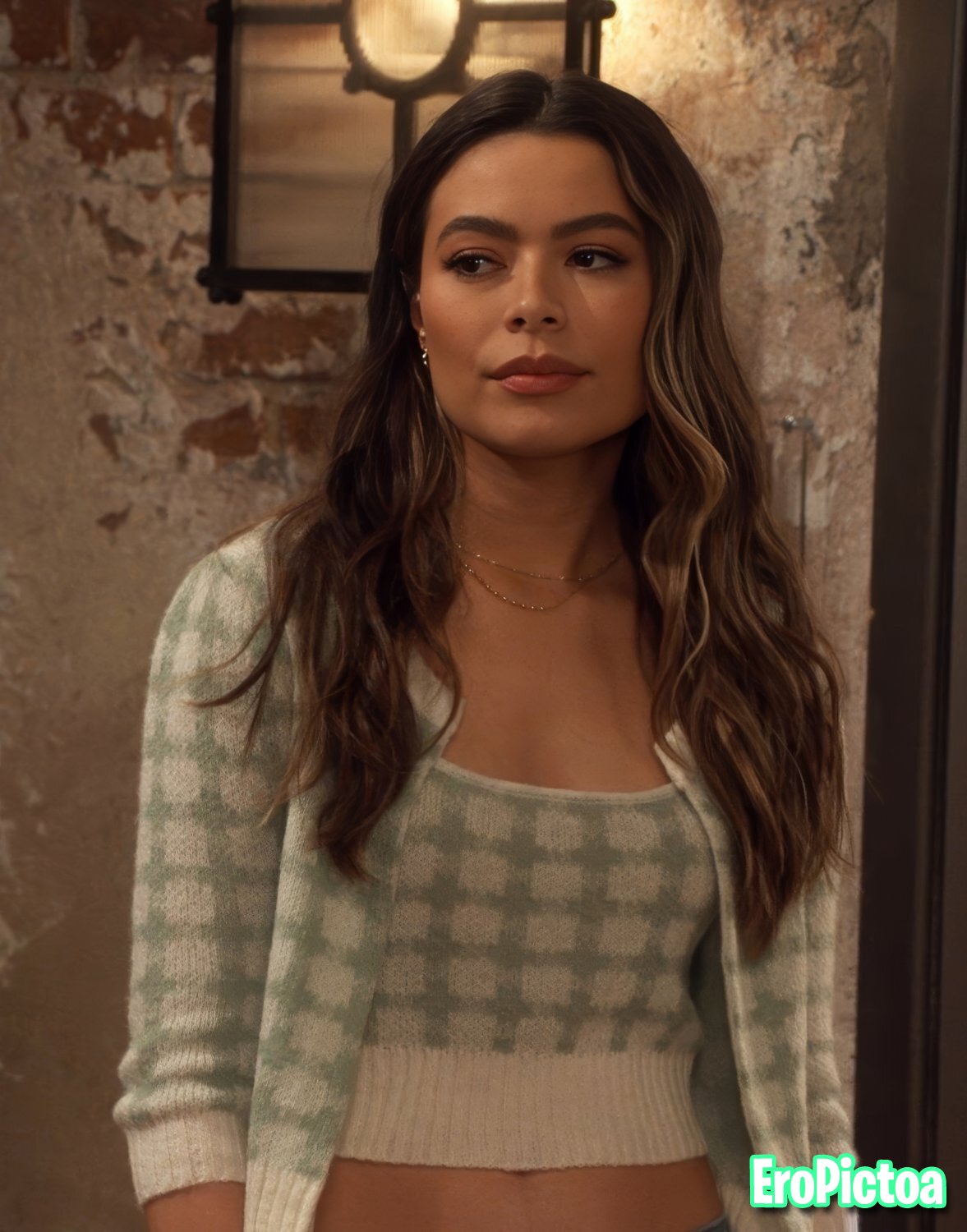Miranda Cosgrove photo featuring actress - Part 2