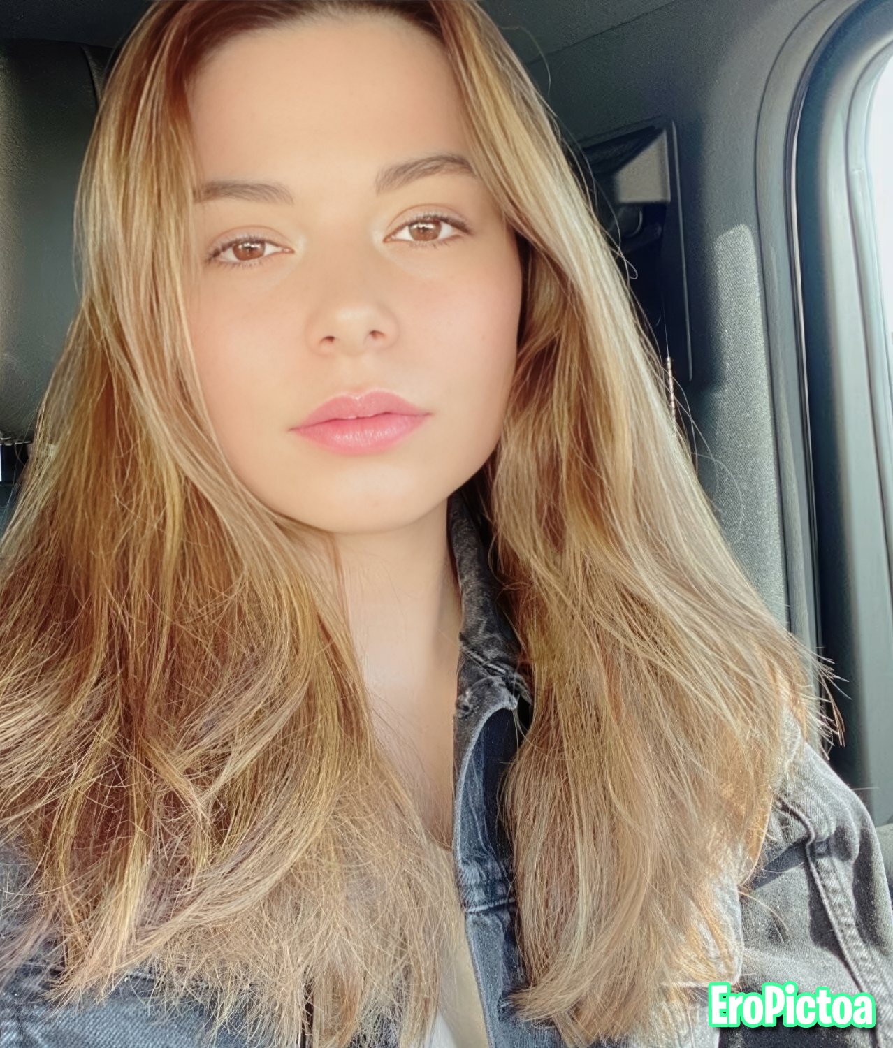 Miranda Cosgrove photo featuring actress - Part 14