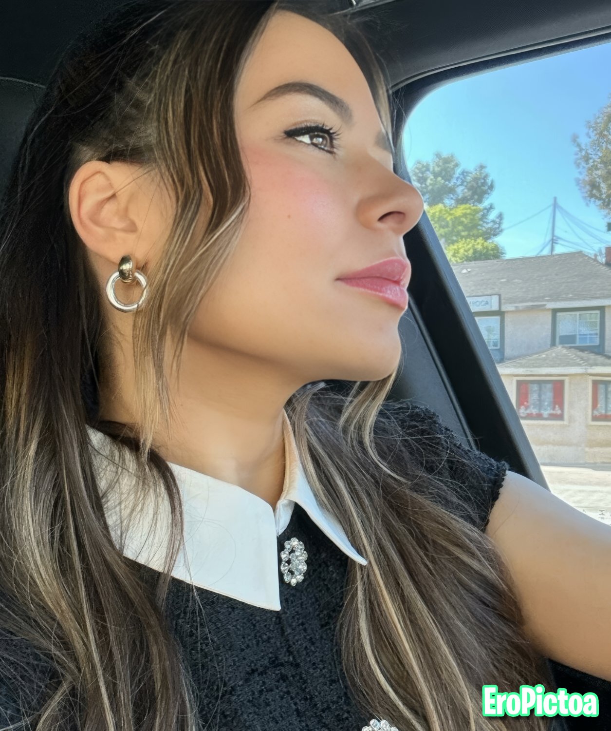 Miranda Cosgrove photo featuring celebrity - Part 3