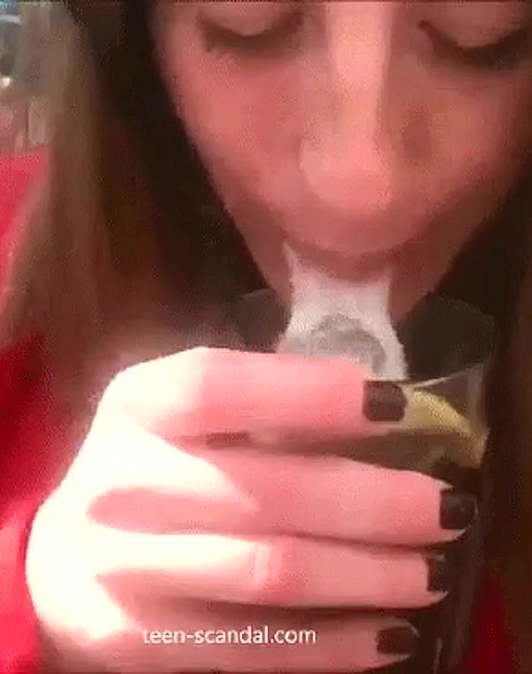Thumbnail for Exposed women. Lovely gif..