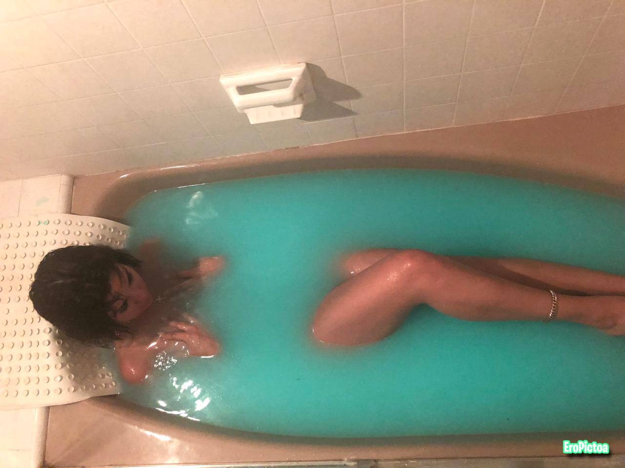 Selena Gomez leaked photo - Part 7