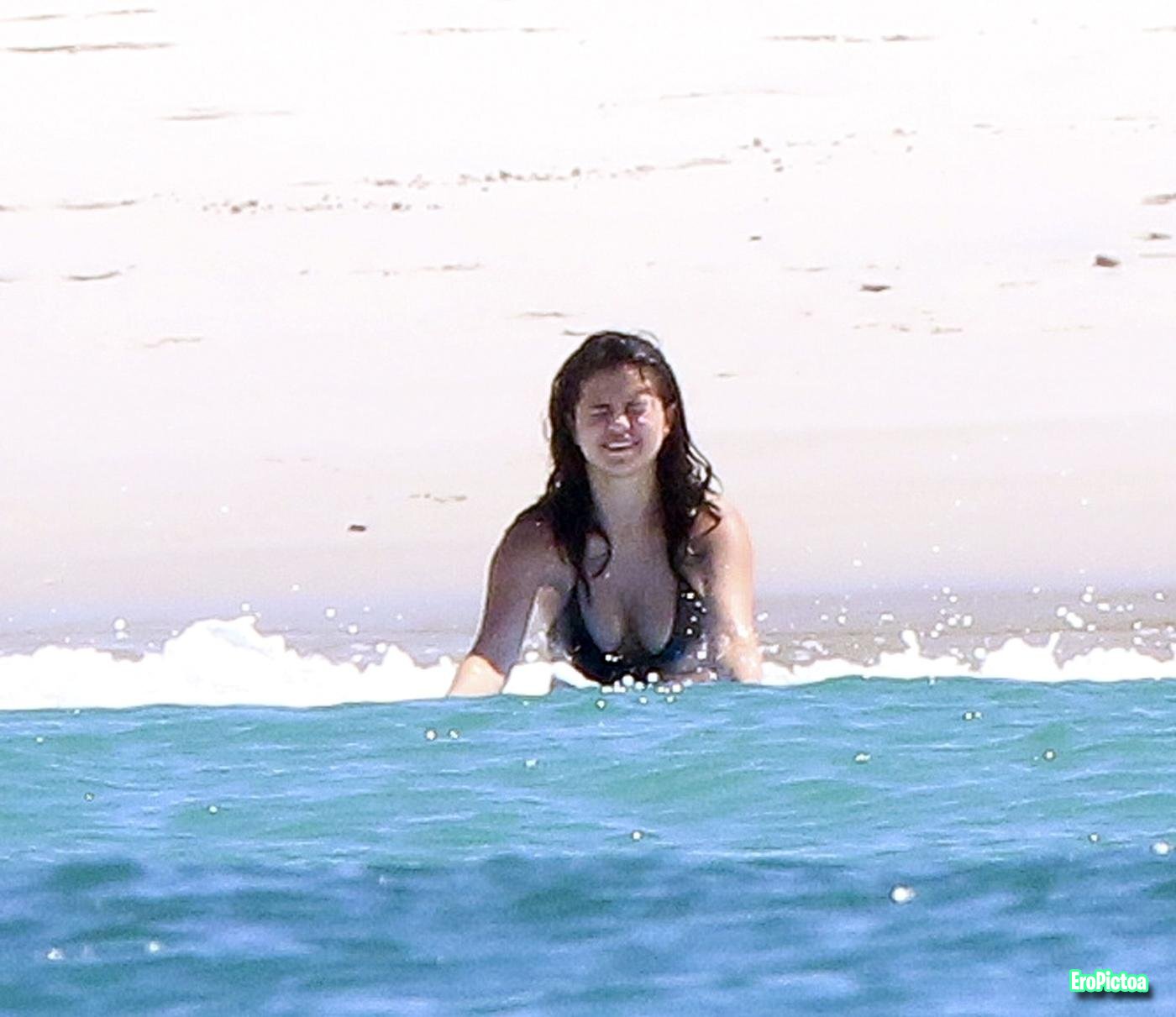 Selena Gomez Sexy photo featuring selena gomez ass - Part 13