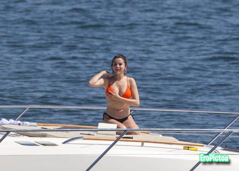 Selena Gomez Thong photo featuring bikini - Part 2