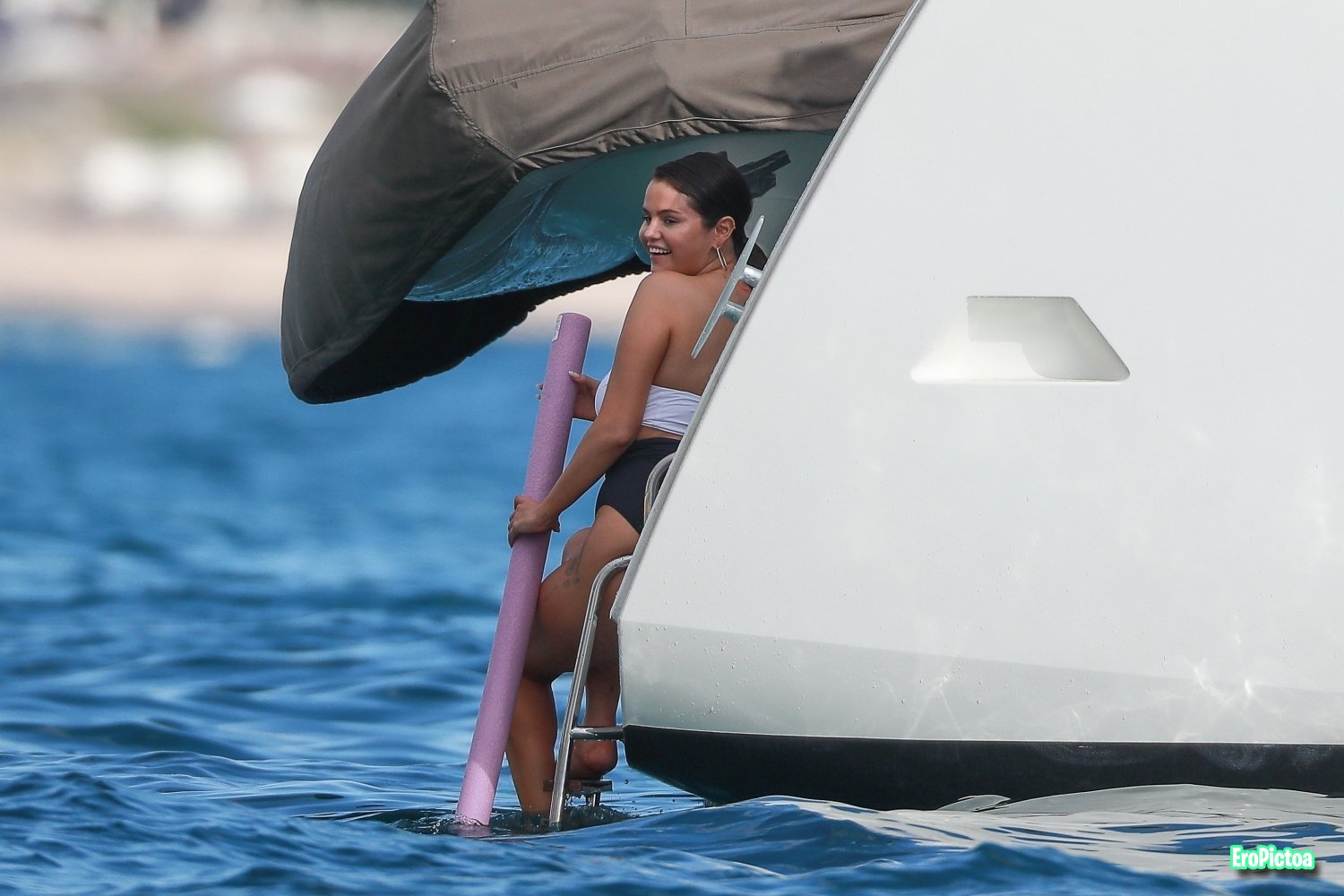 Selena Gomez 1 photo featuring Selena Gomez - Part 58