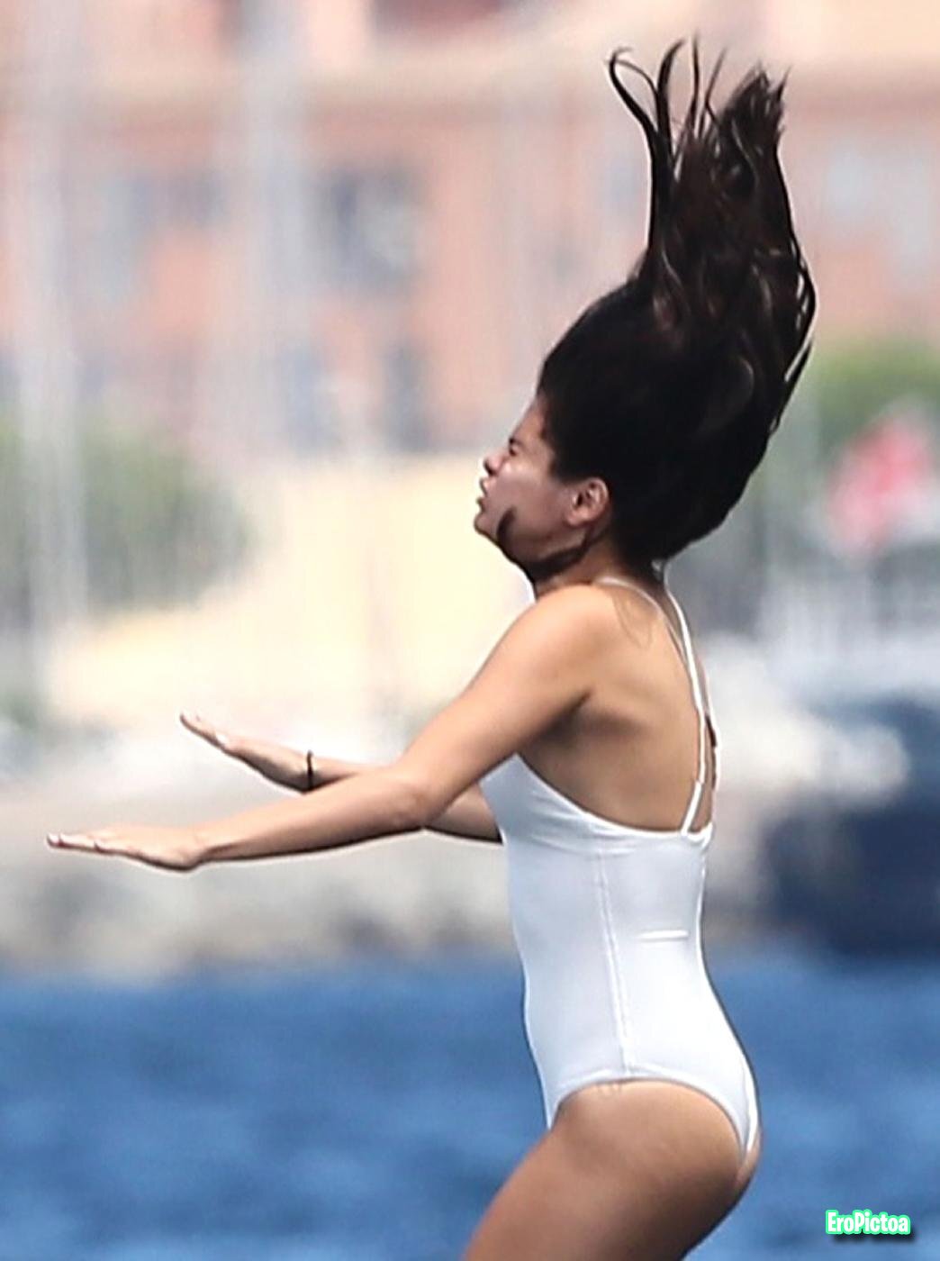Selena Gomez photo featuring outdoors - Part 7