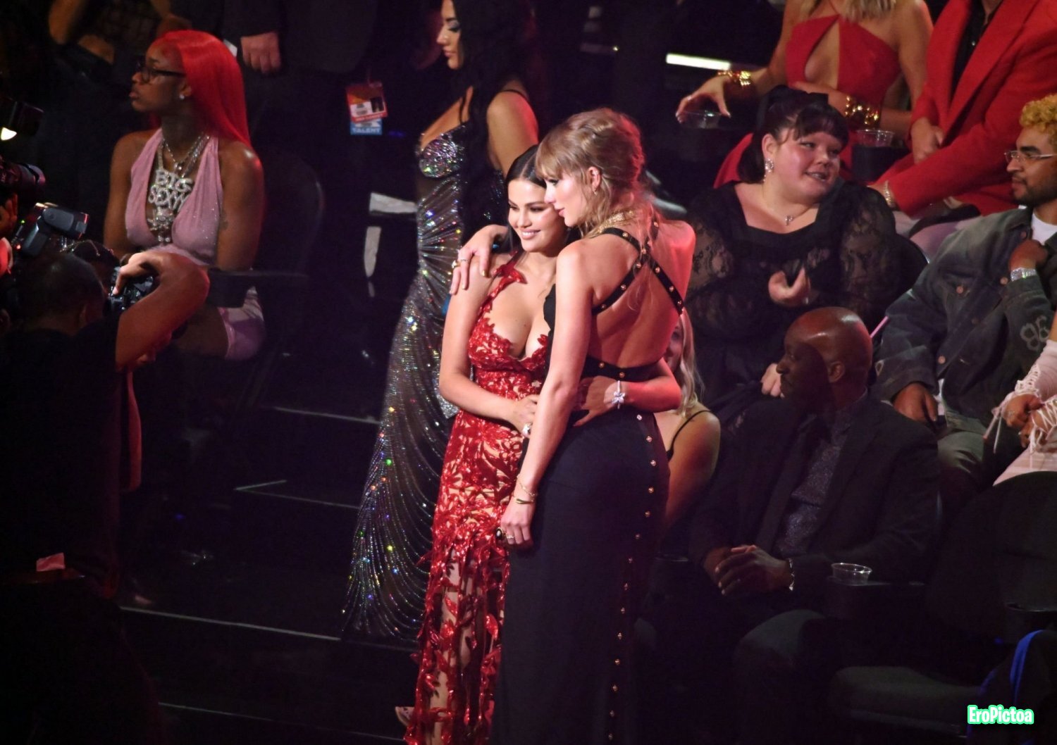 Selena Gomez 4 photo featuring celebrity - Part 84