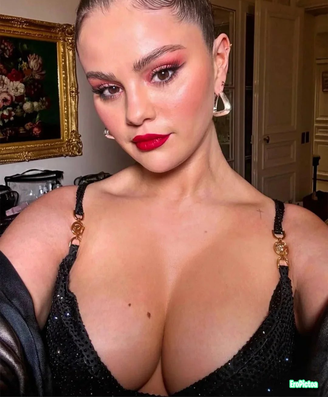 Selena Gomez stroke photo featuring Celebrity - Part 5