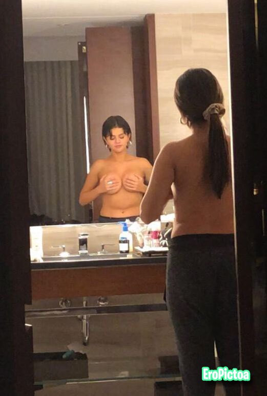 S3L3N4 G0M3Z photo featuring Selena - Part 13