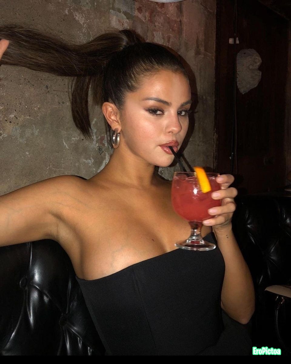 IMG_20230422_225856_104 photo featuring Selena gomez - Part 1