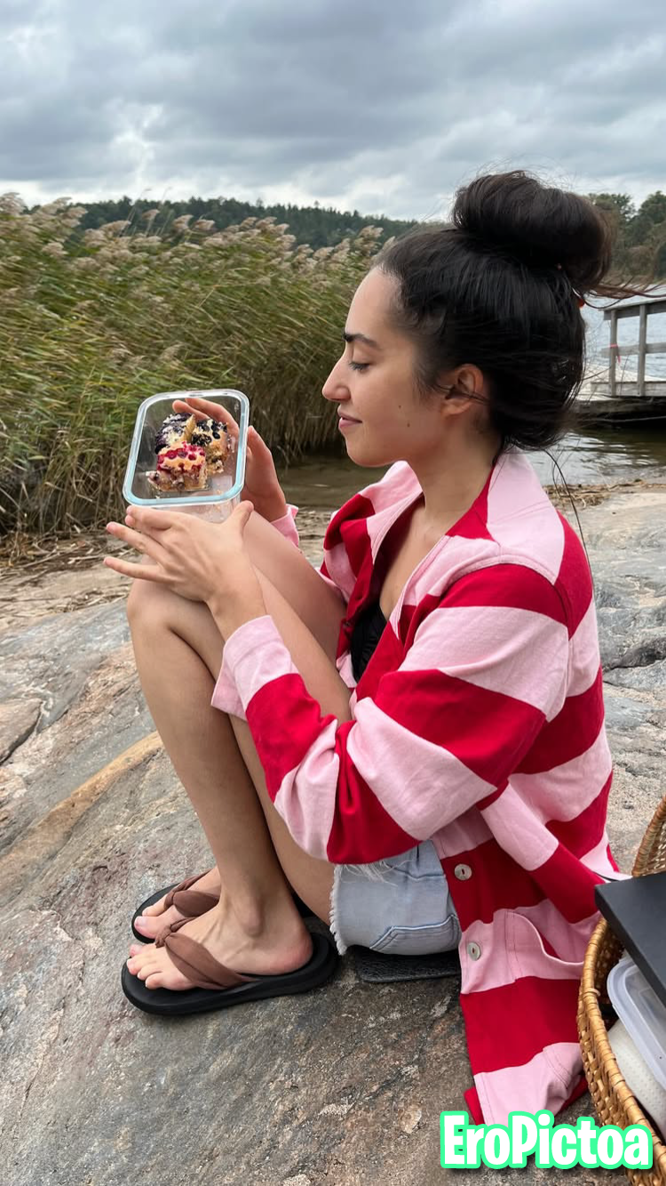 Milo Miriam flip flops photo featuring Insta slutty - Part 5