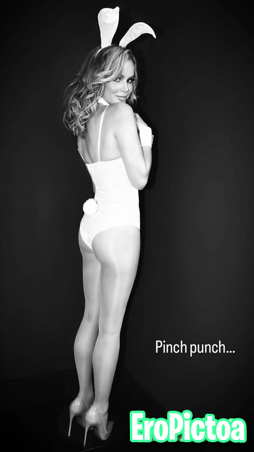 Amanda Holden photo featuring long legs - Part 11