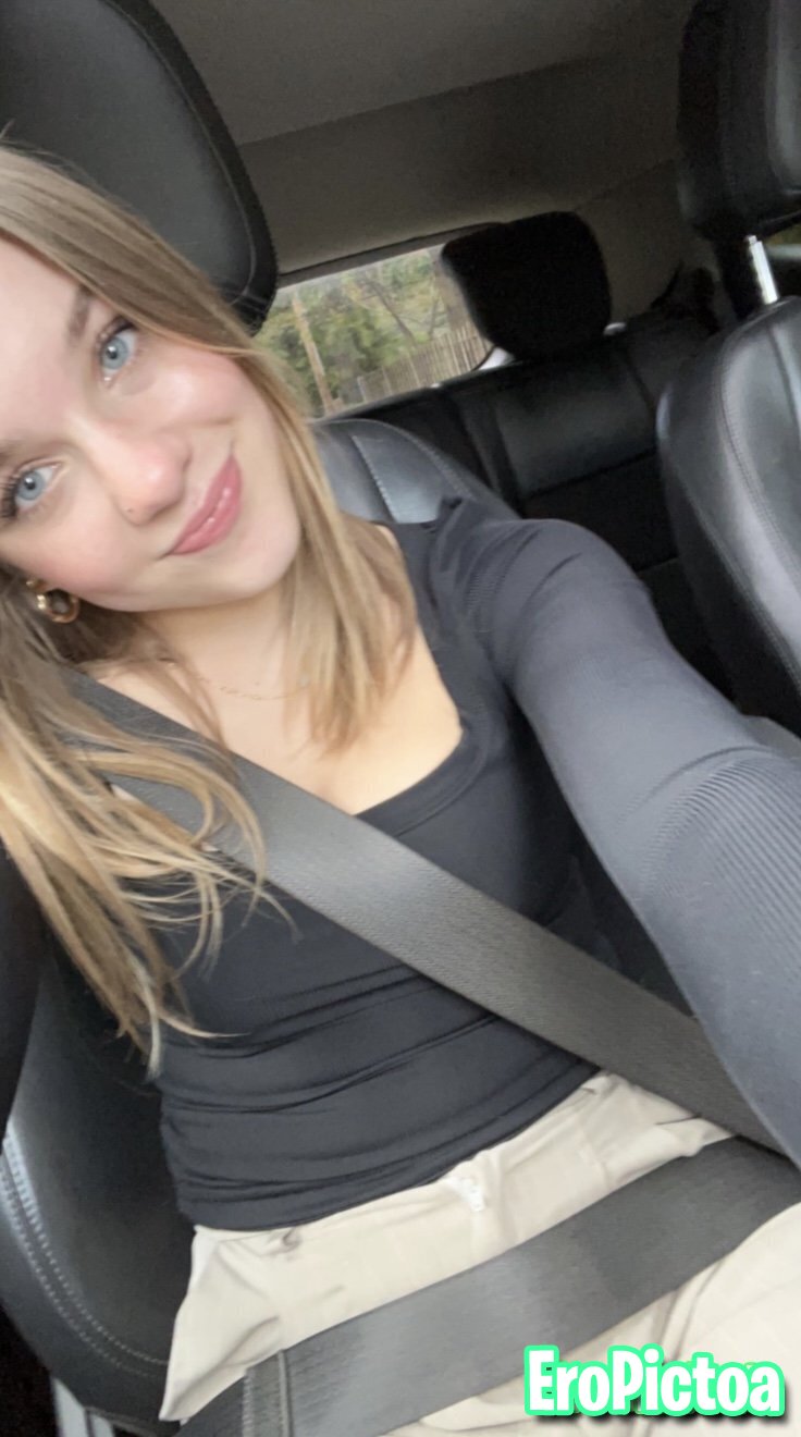 Clara, 18. Part 2 photo featuring tits - Part 4