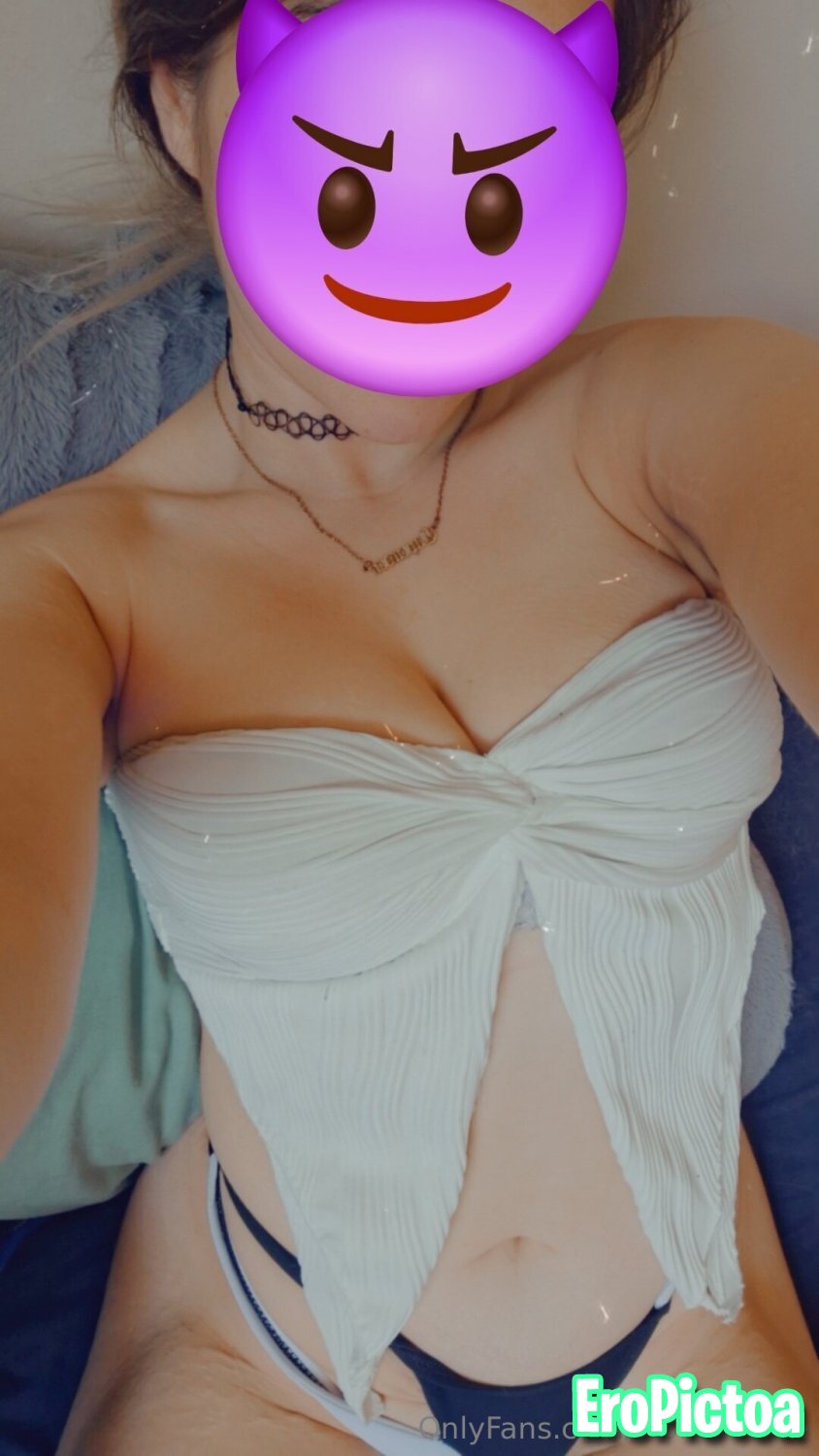 Iyk... photo featuring whore