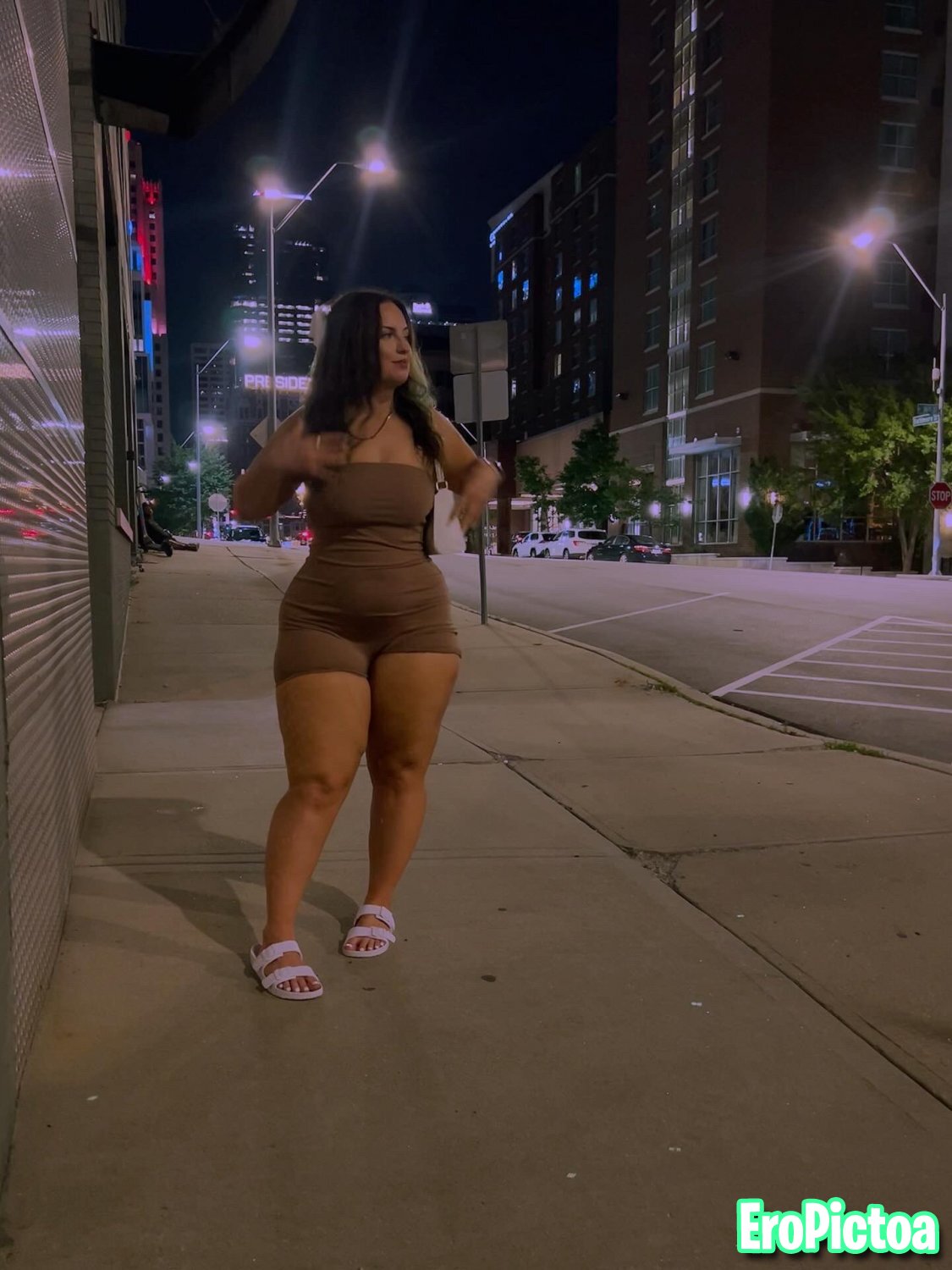 Thick Snowbunny Bitch Needs Dick photo featuring slim