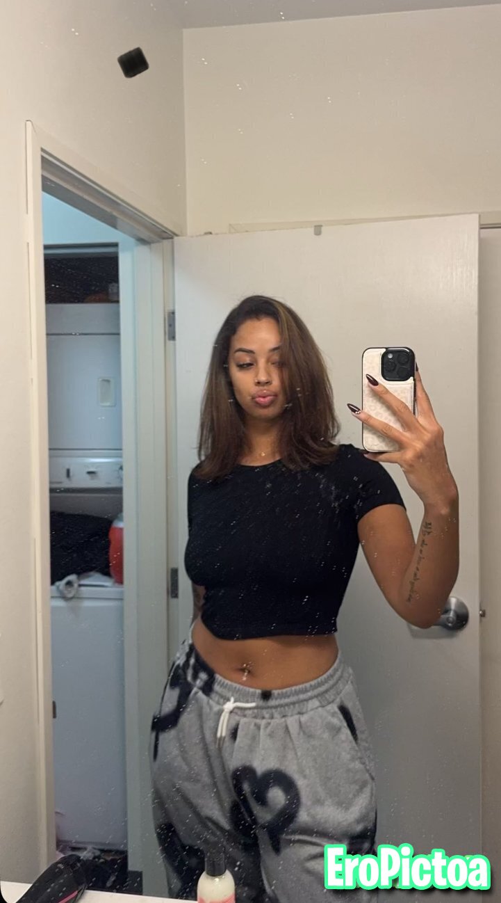 Lightskin baddie photo featuring Goonfuel - Part 1