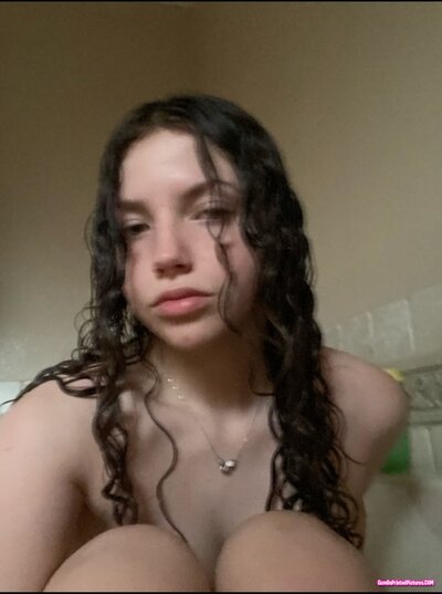 Thumbnail for Irl teen slut Fran has amazing curves