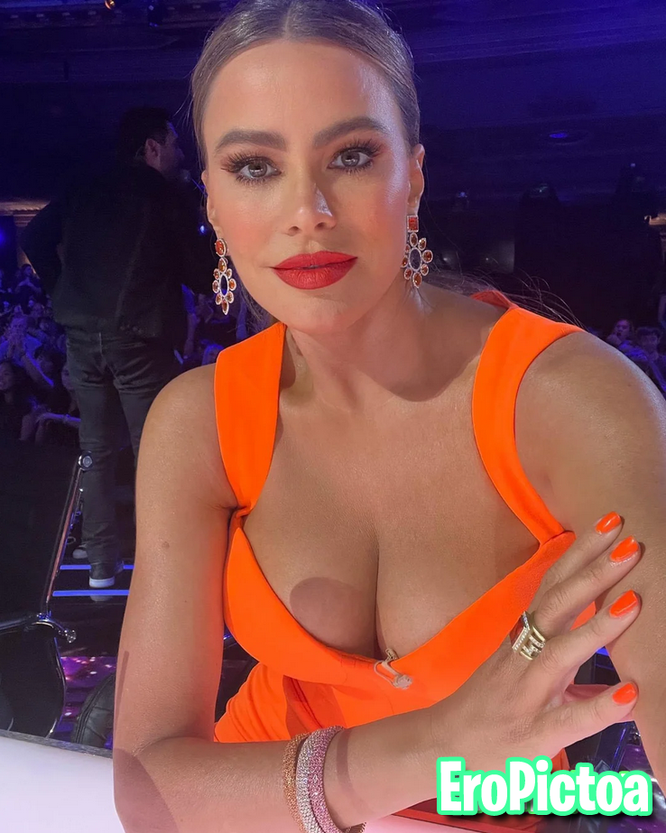 goddess sofia photo featuring cleavage - Part 46