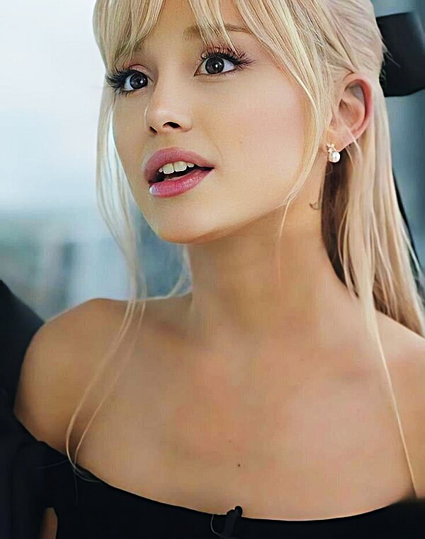 Thumbnail for Ariana Grande Goon Collection 1
