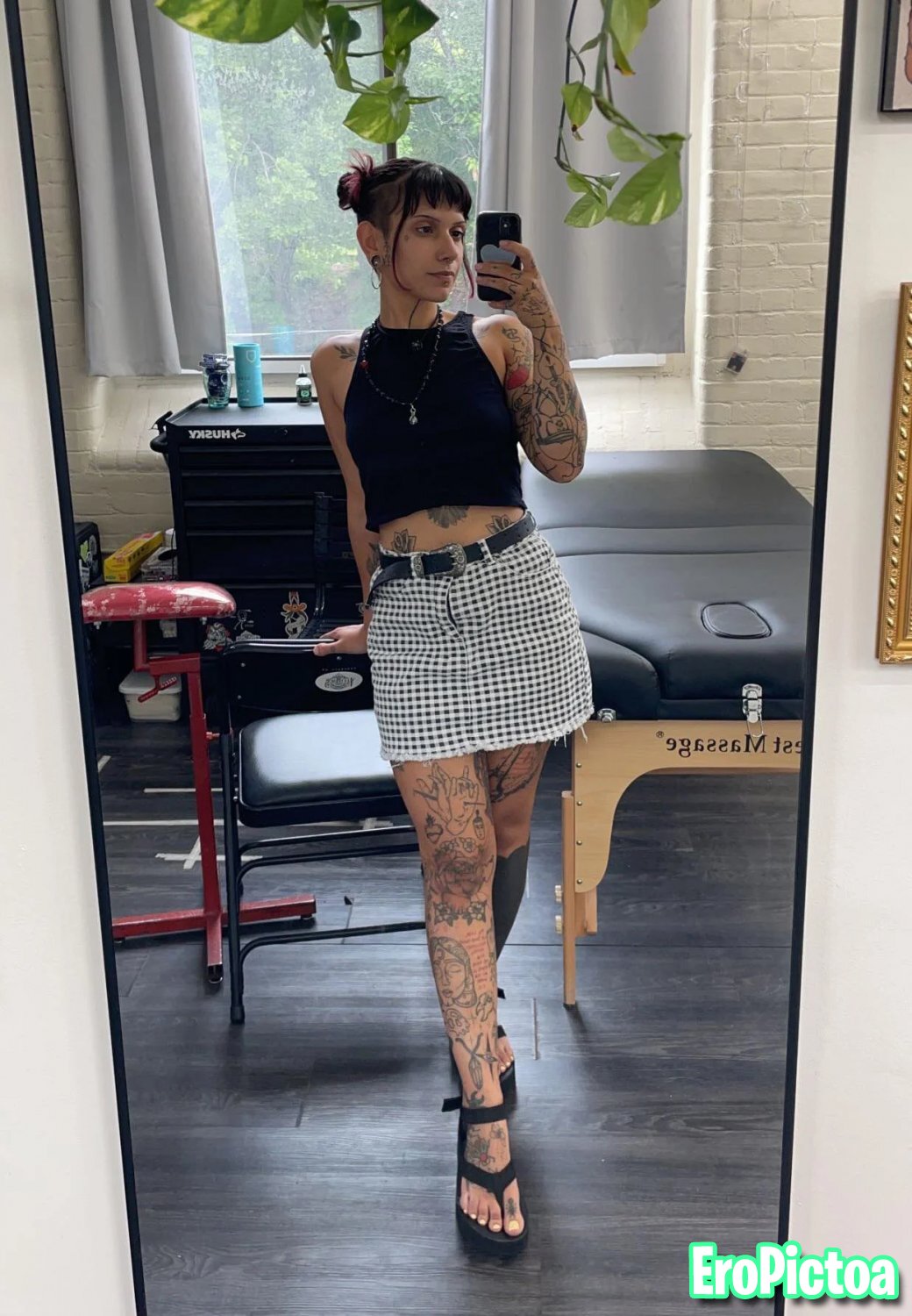 Slut collection 10 photo featuring Tattooed hippie slim thicc ass - Part 60