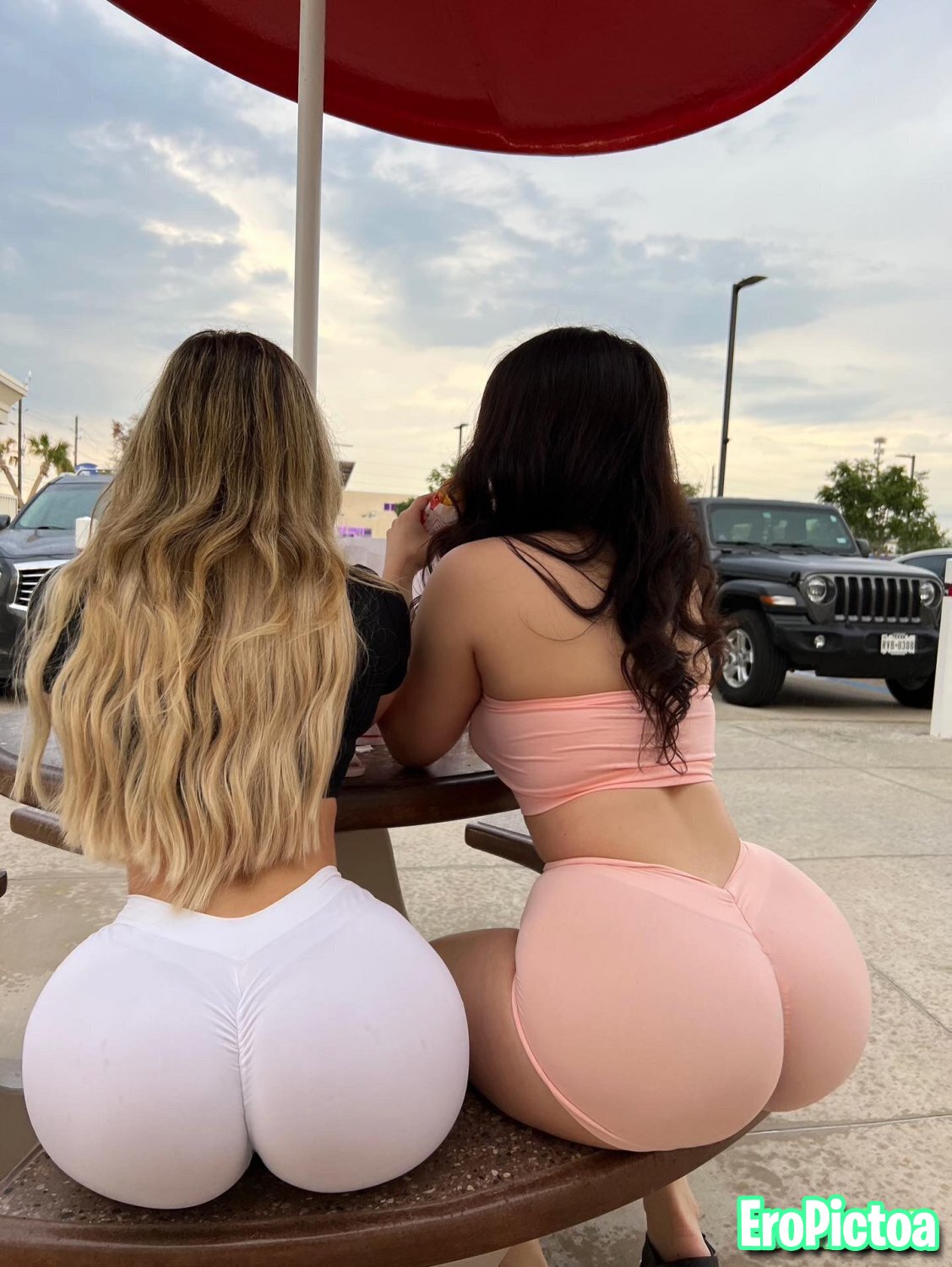 Softcore photo featuring gym