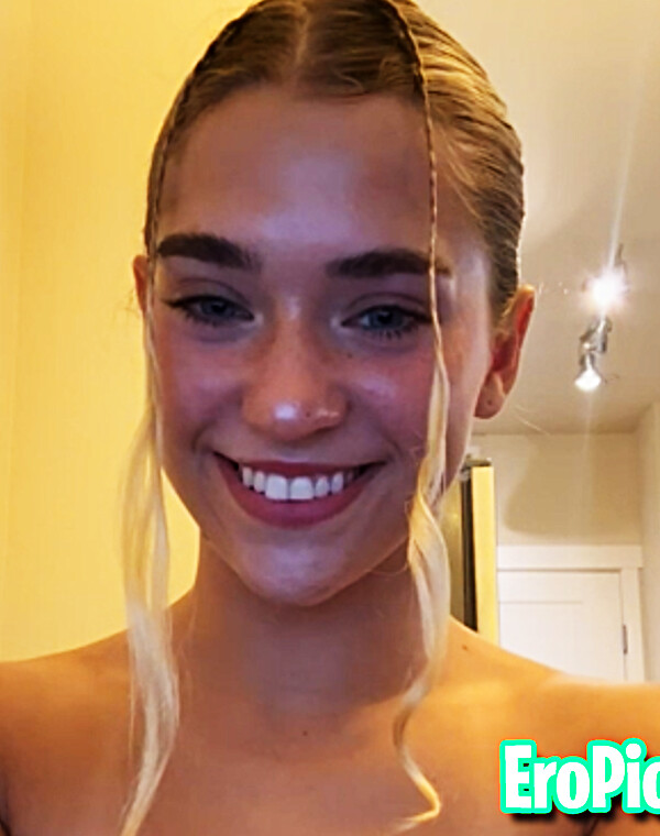 Thumbnail for Sexy teen gives JOI