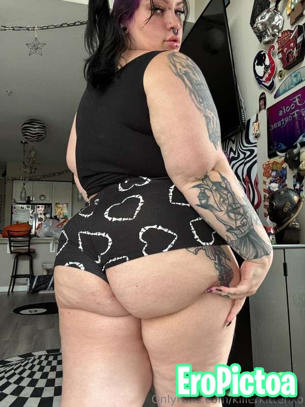 Busty goth bbw killer 🐱 photo featuring cleavage - Part 54