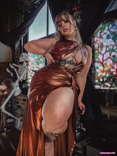 Thumbnail for Thicccc Busty blonde BBW 🤤🤤🤤 (BBW appreciation)